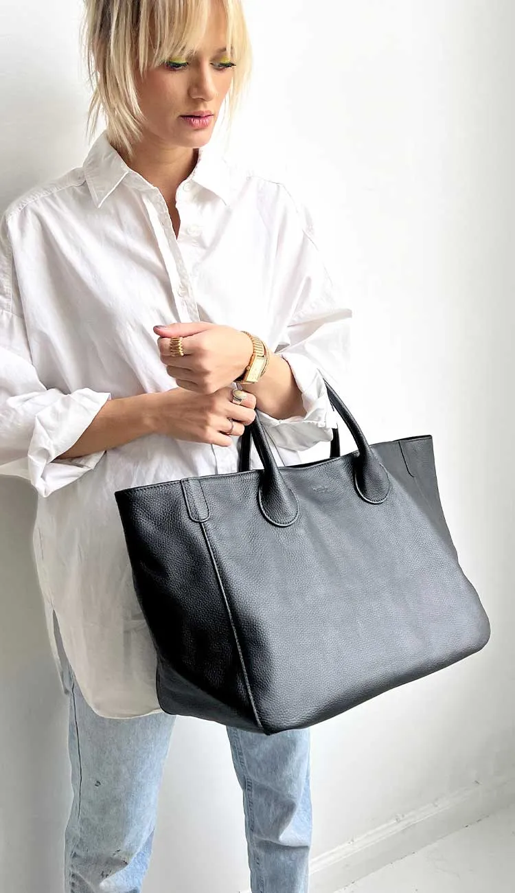 Beck Medium Classic Tote - NYC Jet Black