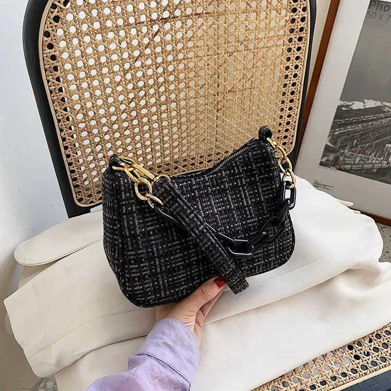 Knitted Soft Cloth Shoulder Bag With Light Acrylic Chain