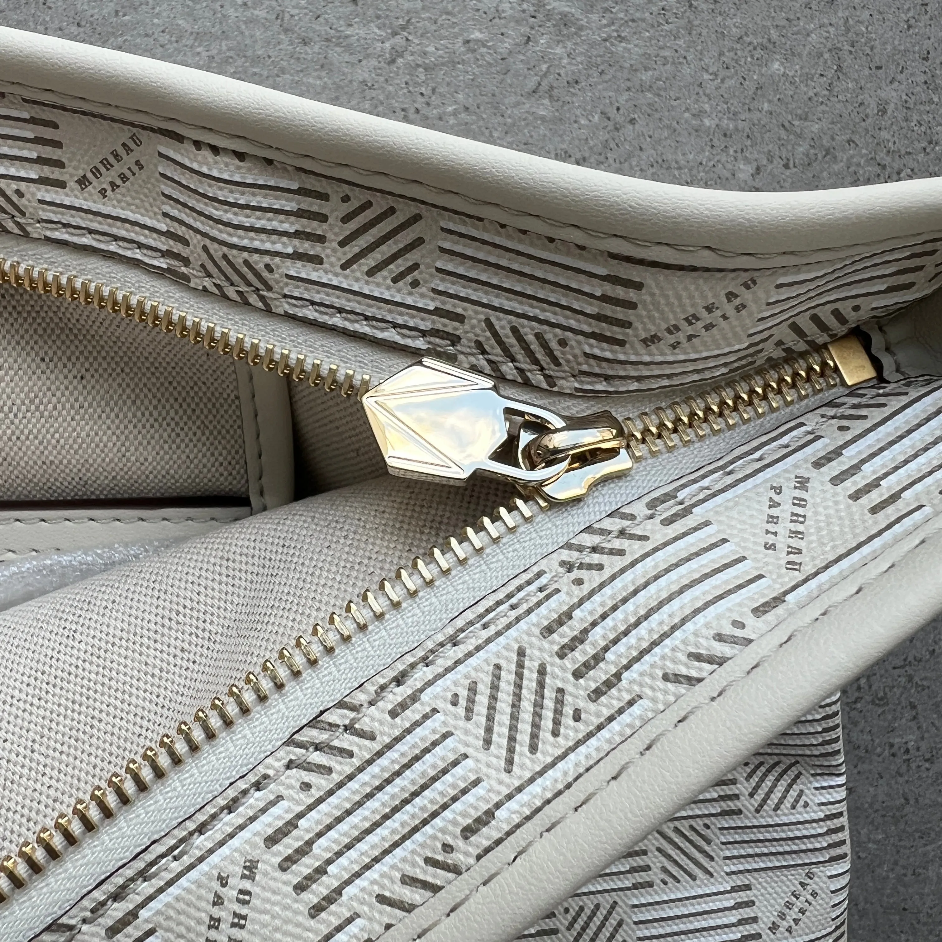 Saint Tropez Zip Tote GM, Champagne